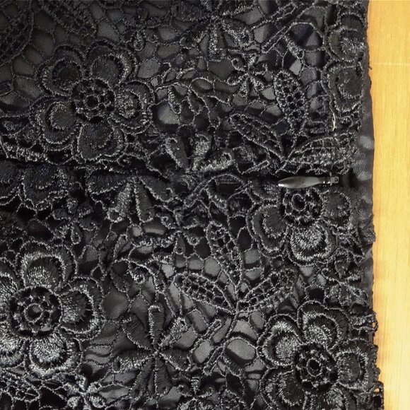 Black Lace Mini Apt. 9 Size 6 - Picture 7 of 9